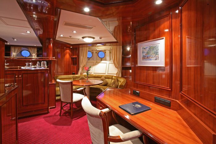 Accommodation on Royal Clipper